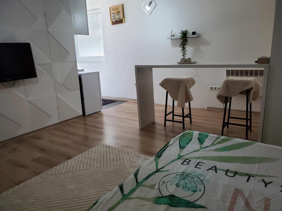 Apartament Sleep And Drive White Sarajewo Zewnętrze zdjęcie