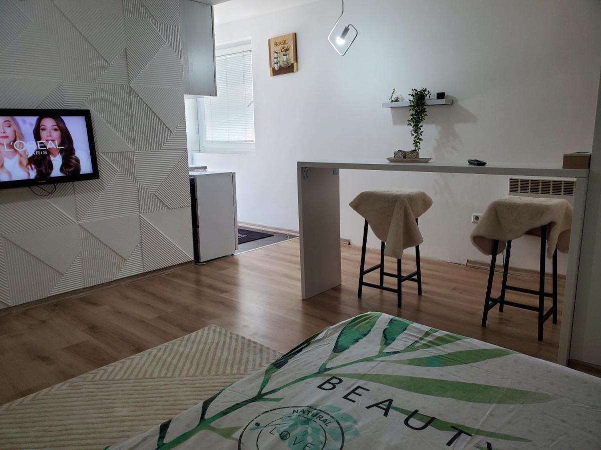 Apartament Sleep And Drive White Sarajewo Zewnętrze zdjęcie